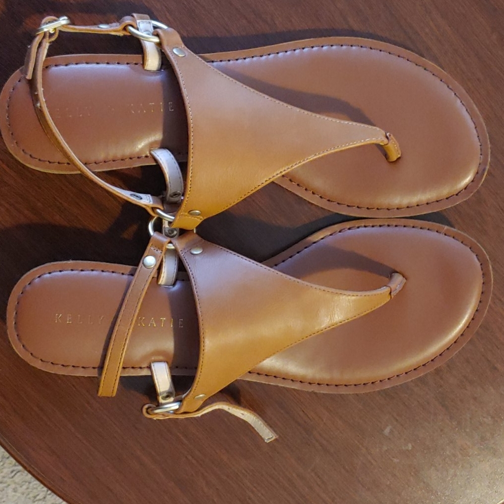 Kelly & Katie women's camel brown slippers